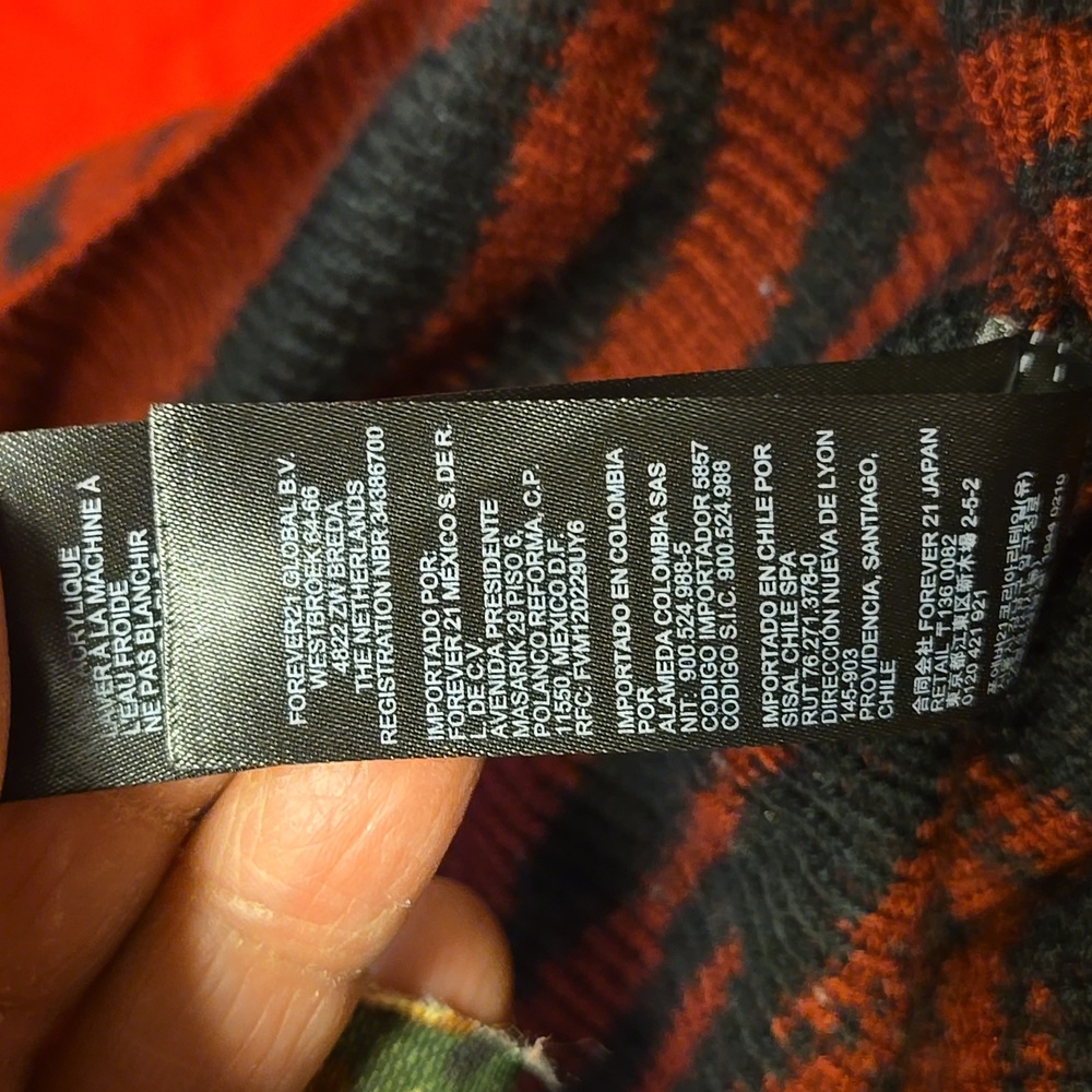 Sweater - Picture 5 of 6